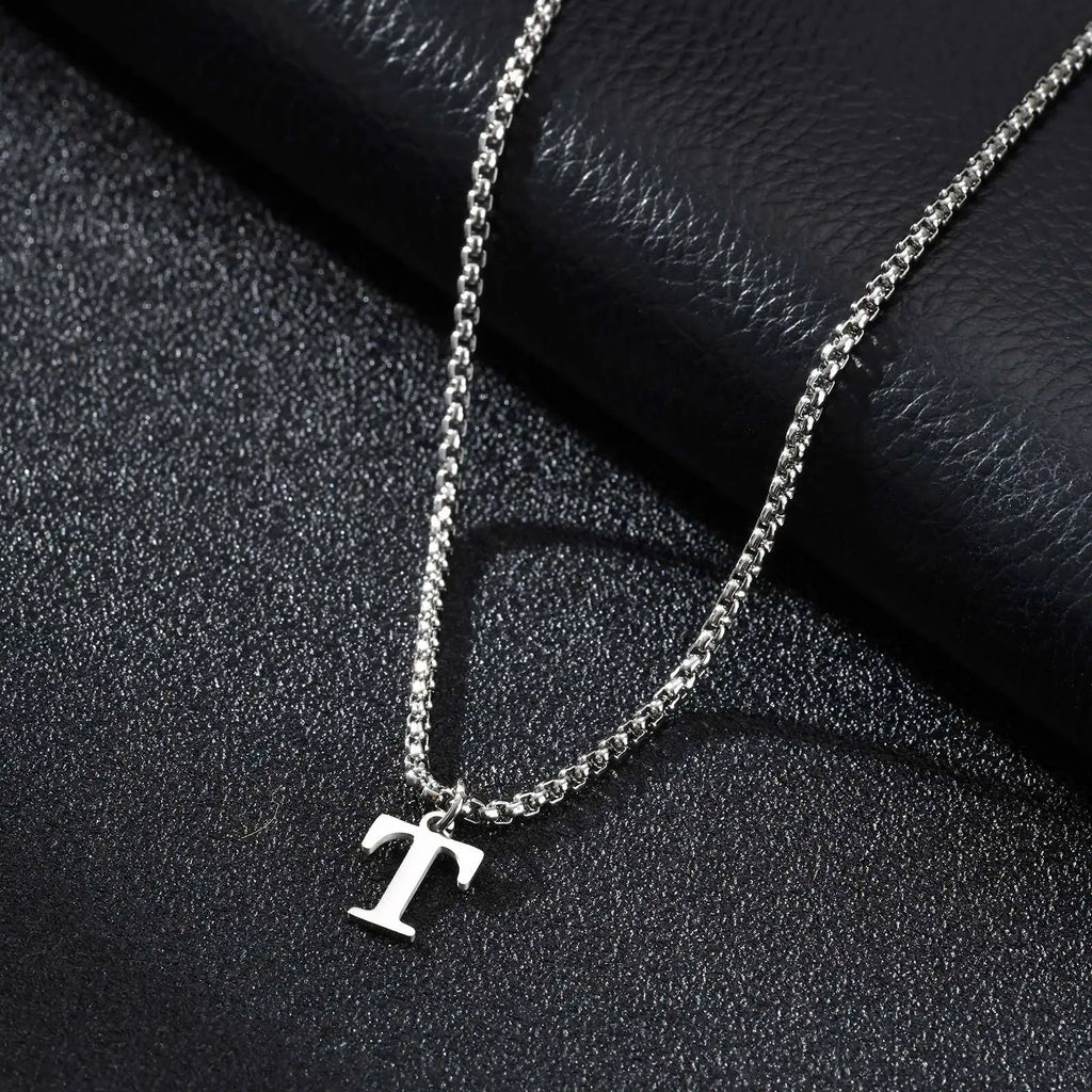 Collar para hombre con colgante inicial t