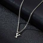 Collar para hombre con colgante inicial y