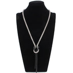 Collar largo con colgante de nudo plata y negro