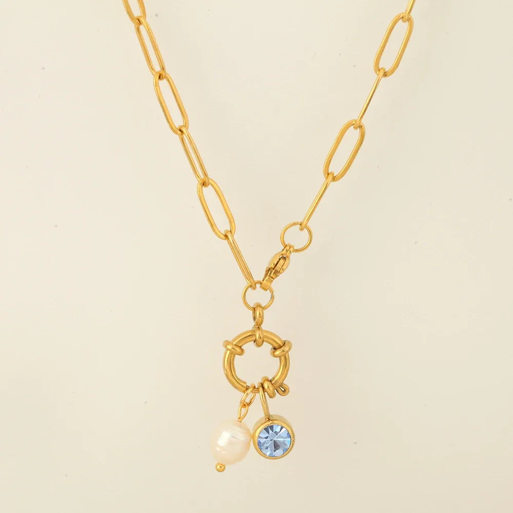 Collar de eslabones con colgante de perla y piedra de nacimiento de abril