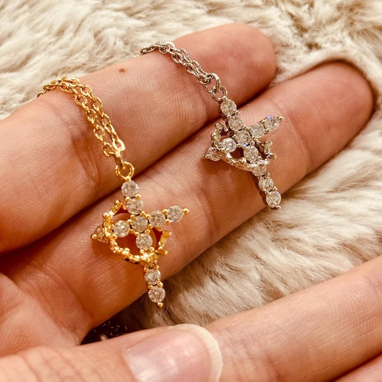 Collar Colgante Cruz & Corona oro