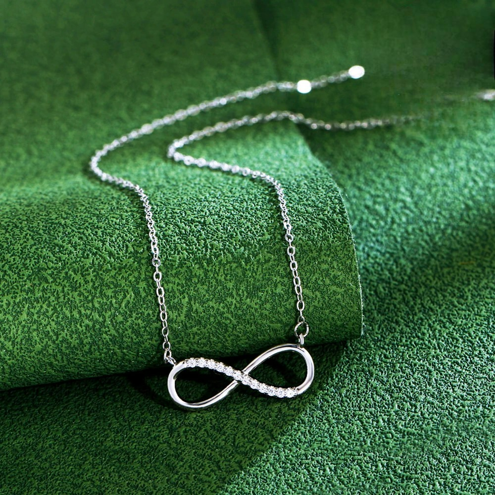 Collar Colgante de Encanto con Zirconia Infinita