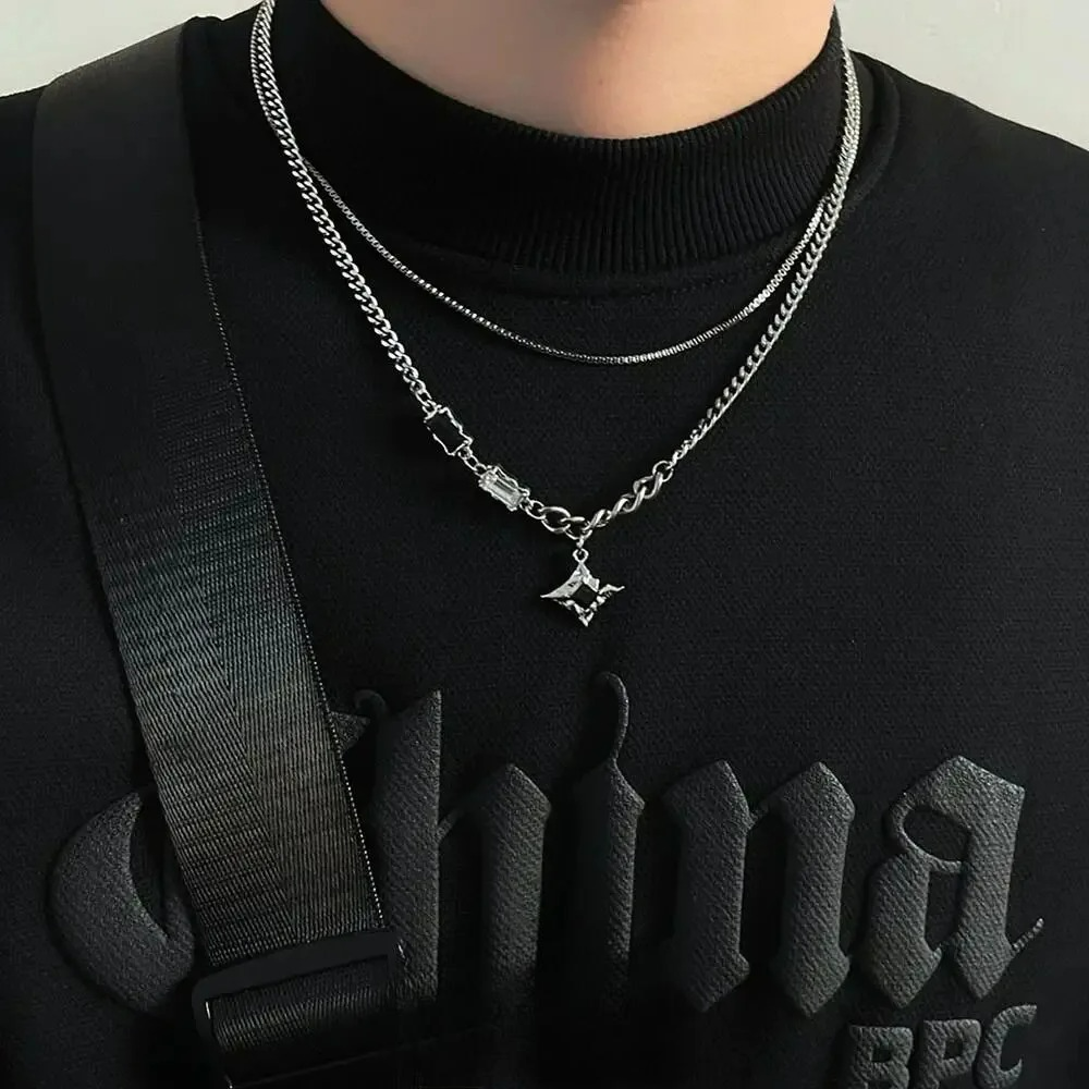 Collar con colgante de estrella con piedra de circonio