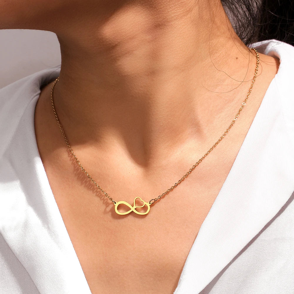 Collar Colgante Mujer Símbolo Infinito y Corazón oro
