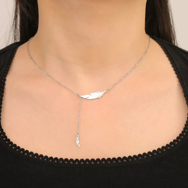 Collar Colgante Pluma Fina estilo a plata