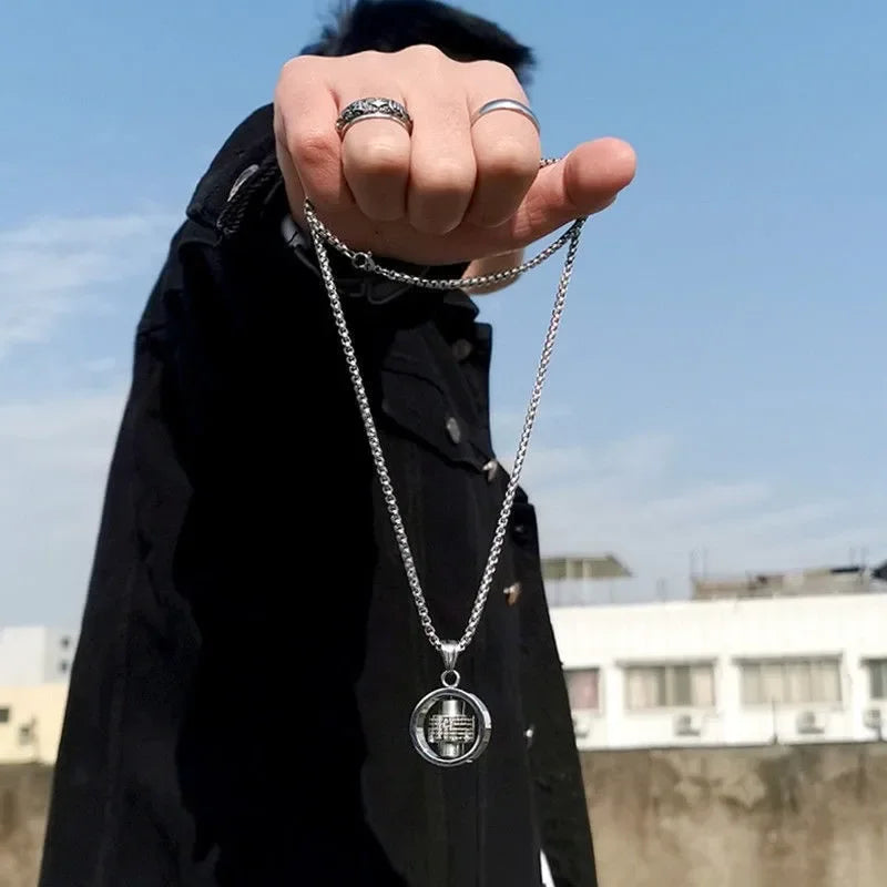 Collar Colgante Hombre Giratorio Anti-Estrés