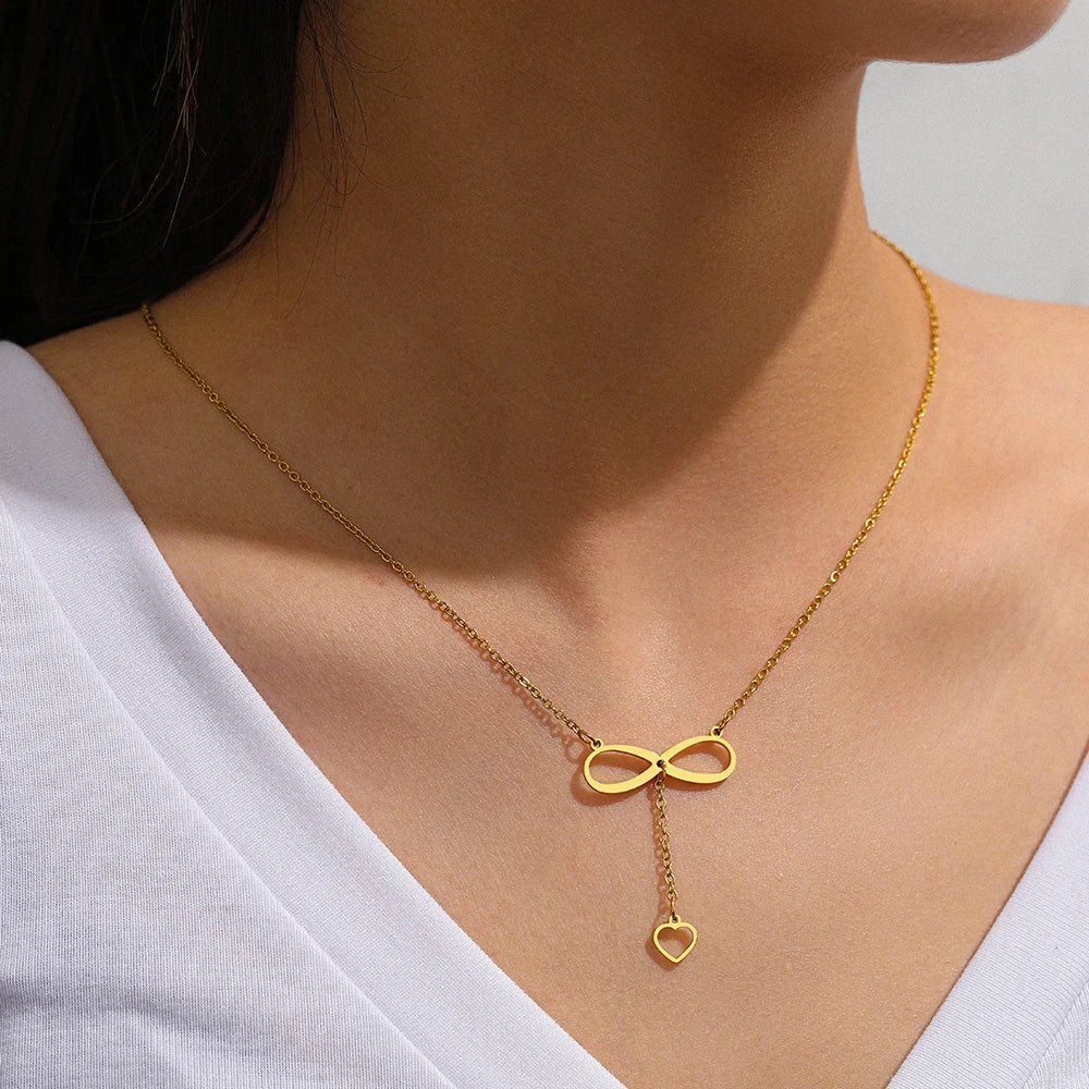 Collar Colgante Infinito y Corazón oro