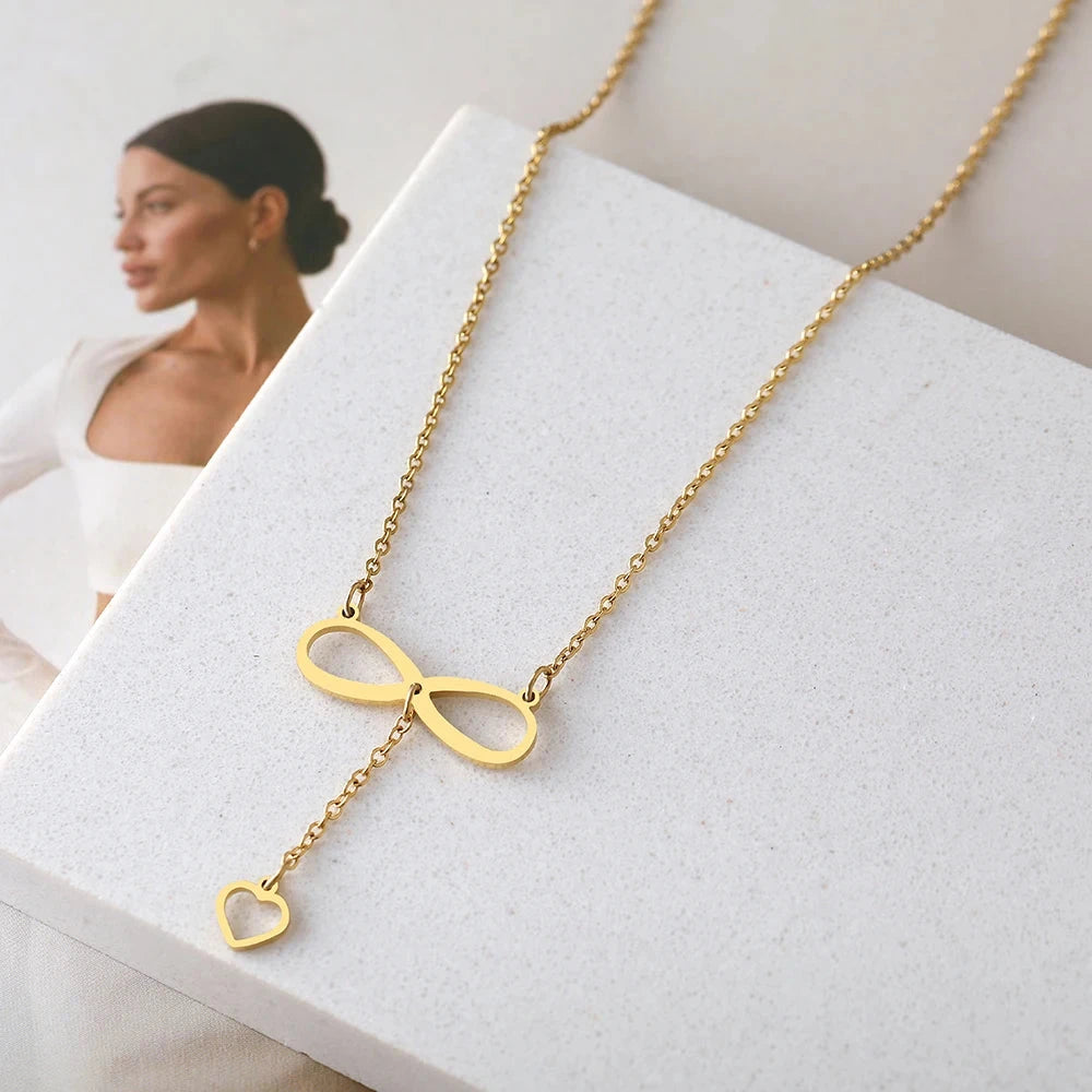 Collar Colgante Infinito y Corazón oro