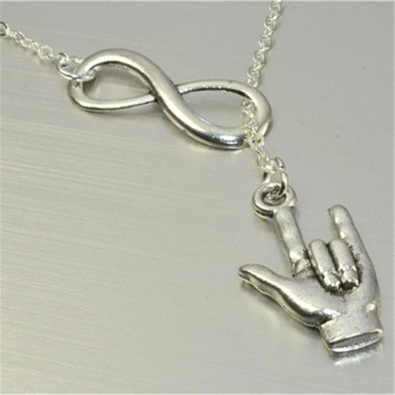 Collar Colgante Infinito y Mano