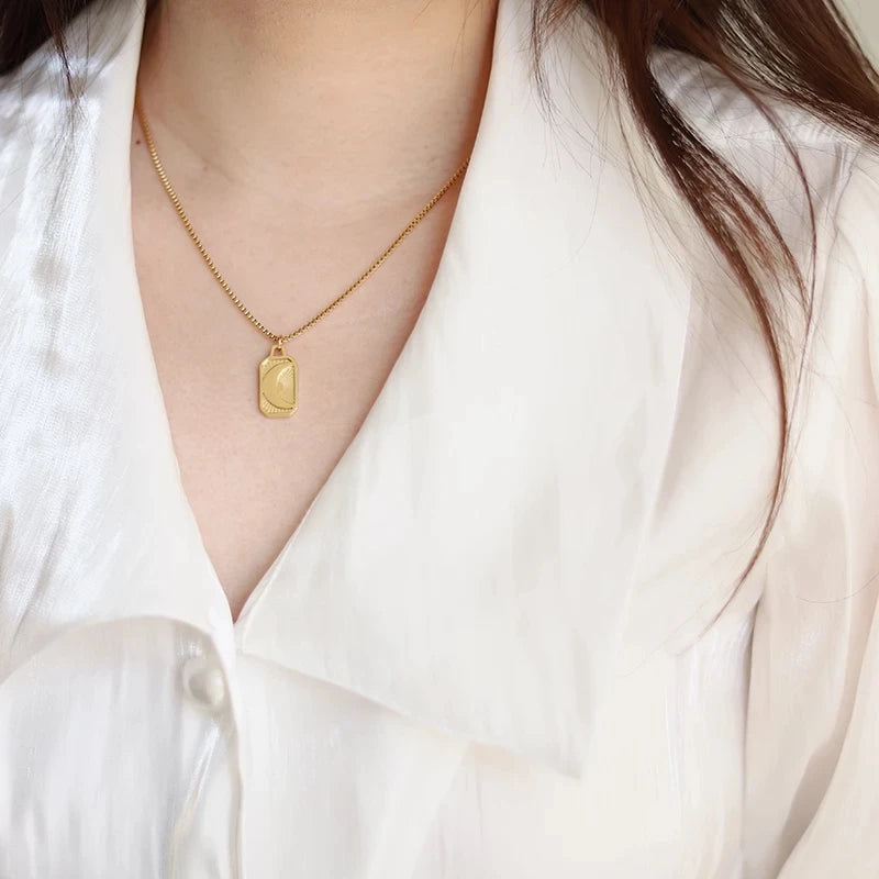 Collar Colgante Luna de Estilo Vintage