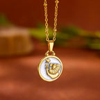 Collar Colgante Oro y Blanco Signo del Zodiaco 12 Constelaciones león