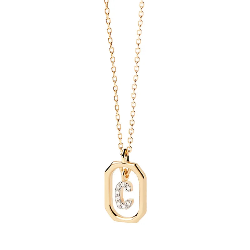 Collar de mujer con colgante hexagonal con inicial c