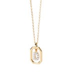 Collar de mujer con colgante hexagonal con inicial d