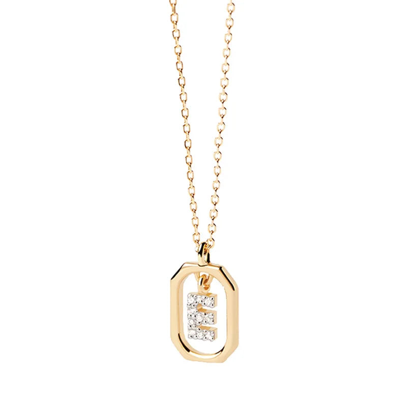 Collar de mujer con colgante hexagonal con inicial e