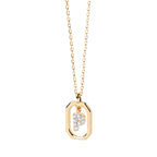 Collar de mujer con colgante hexagonal con inicial p