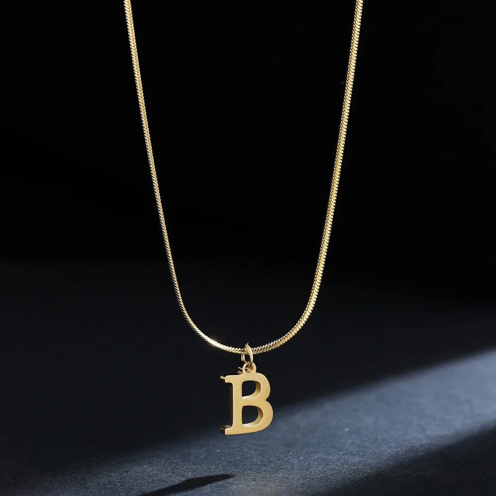 Collar tipo gargantilla para mujer con colgante inicial b