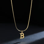 Collar tipo gargantilla para mujer con colgante inicial b