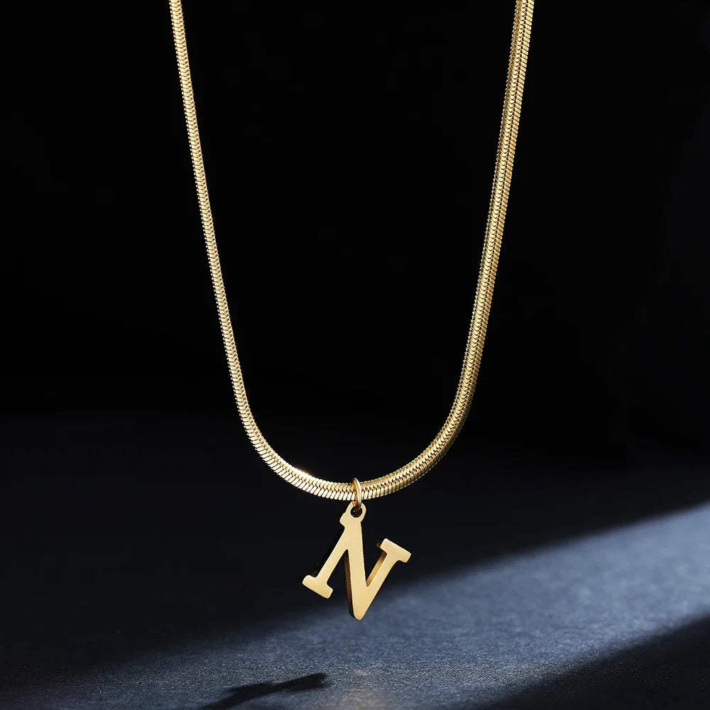 Collar tipo gargantilla para mujer con colgante inicial n