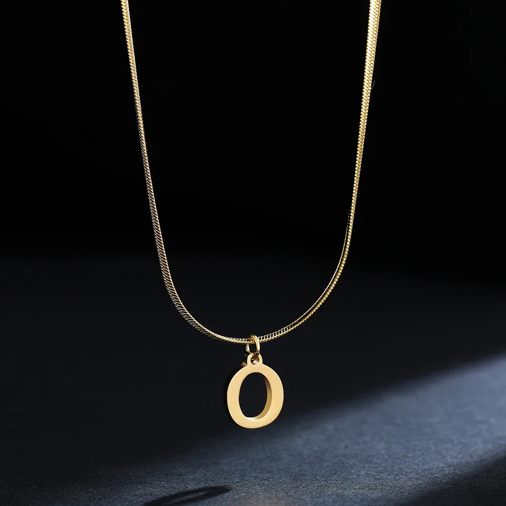 Collar tipo gargantilla para mujer con colgante inicial o