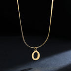 Collar tipo gargantilla para mujer con colgante inicial o