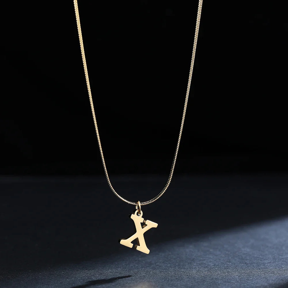 Collar tipo gargantilla para mujer con colgante inicial x