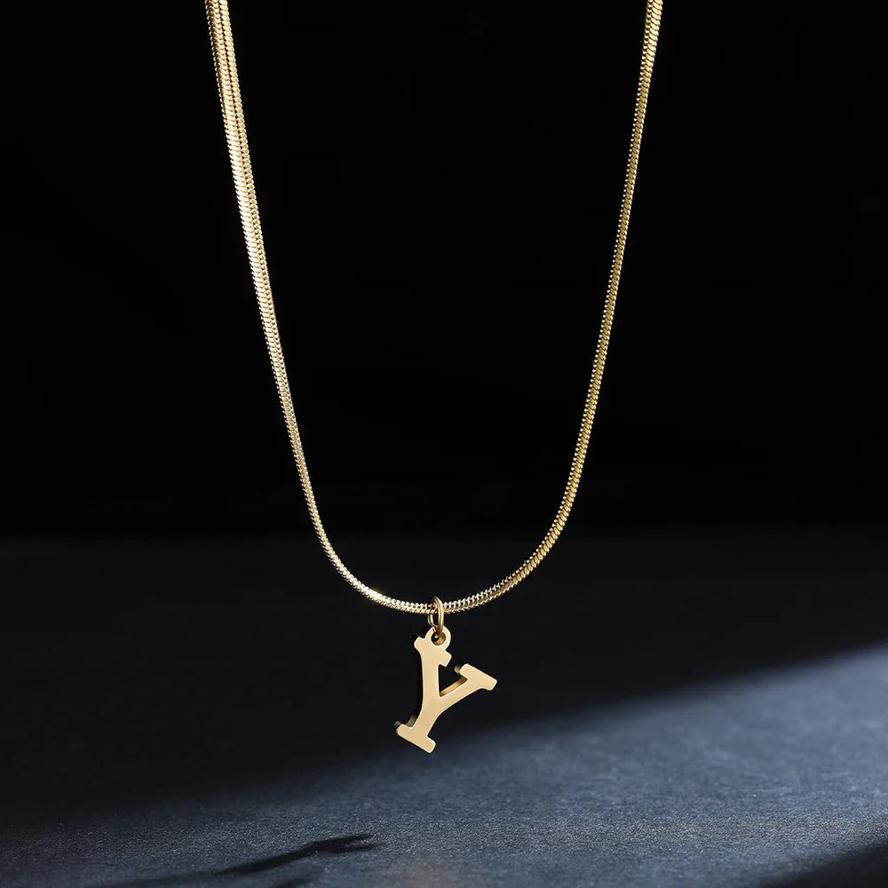 Collar tipo gargantilla para mujer con colgante inicial y