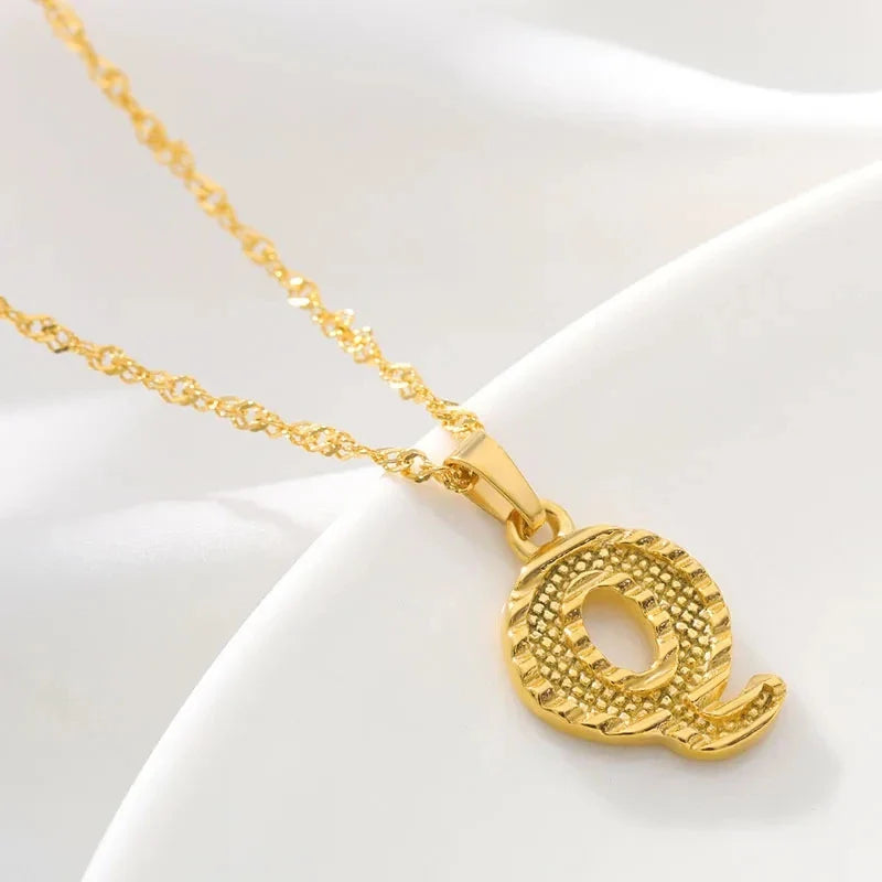 Collar para hombre o mujer con colgante personalizado inicial q