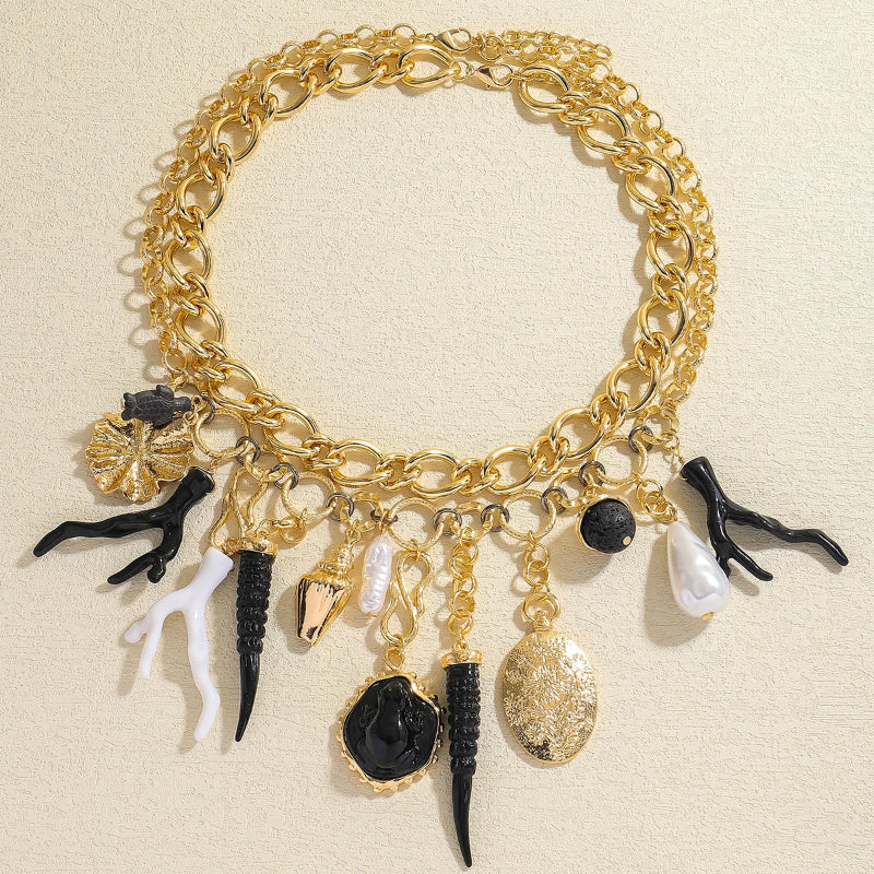 Collar Gargantilla con Colgantes de Coral y Conchas