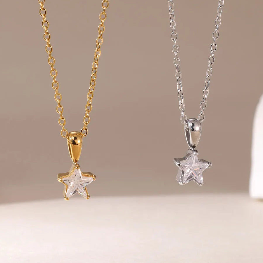 Gargantilla con colgante de estrella pavé de circonitas en plata