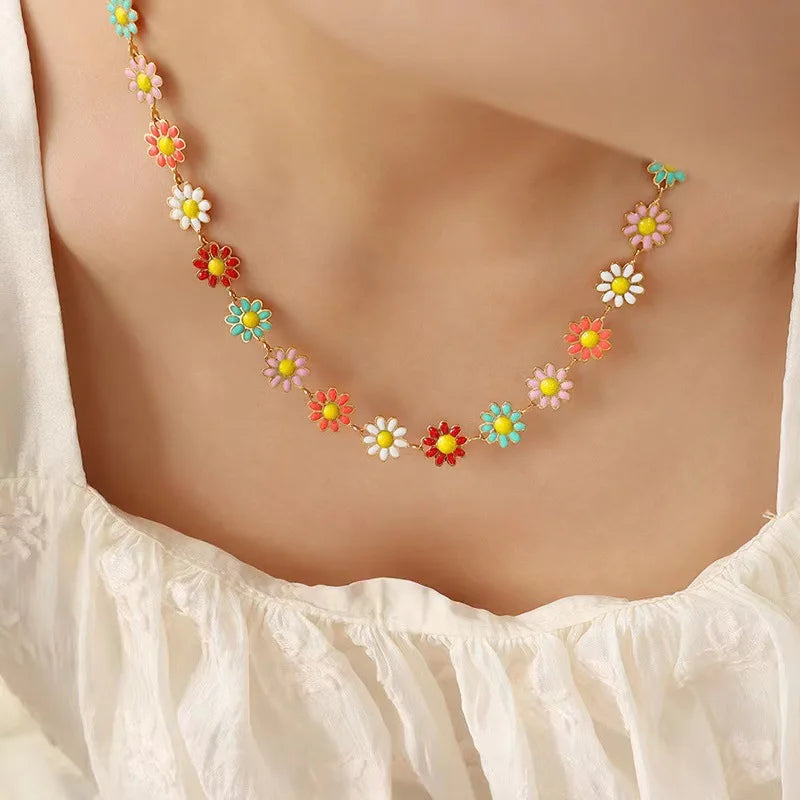 Collar Gargantilla con Colgante de Flores de Margarita