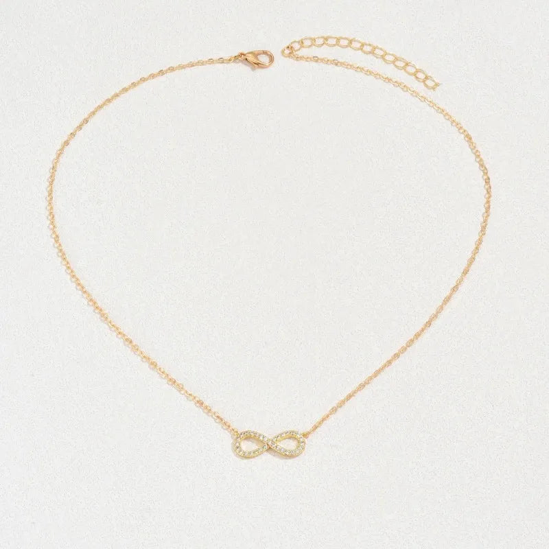 Colier choker cu pandantiv infinit strălucitor