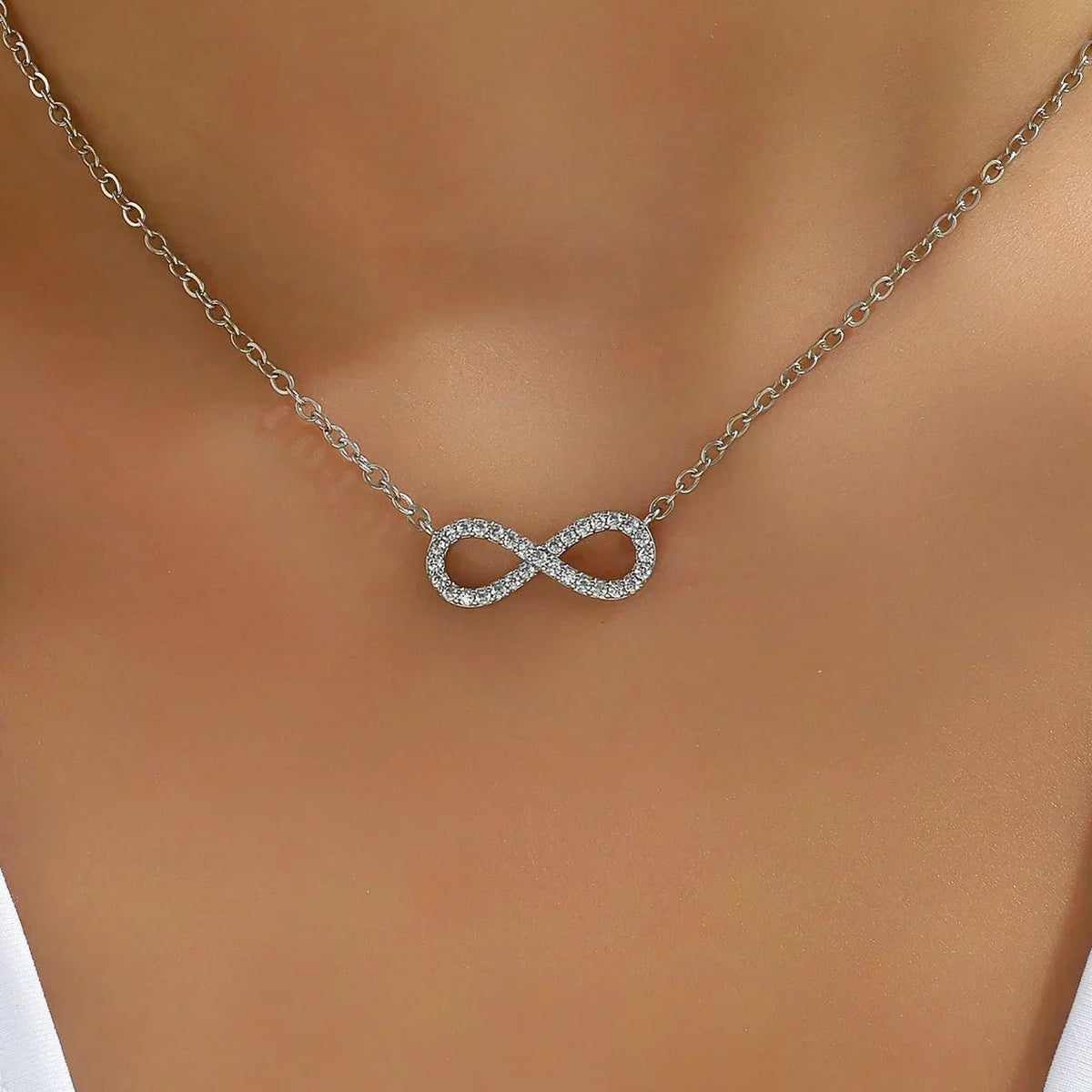 Colier choker cu pandantiv infinit strălucitor argintiu