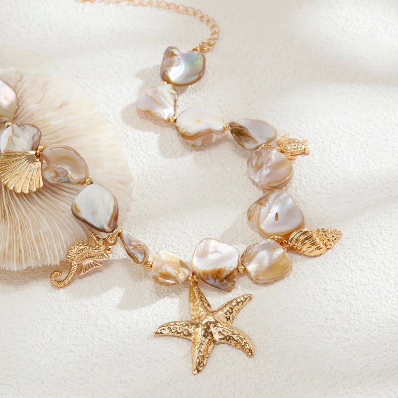 Collar Gargantilla con Colgantes de Conchas Estrella de Mar beige