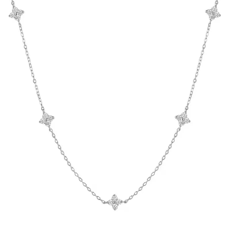Collar gargantilla con colgantes de flores de trébol brillantes