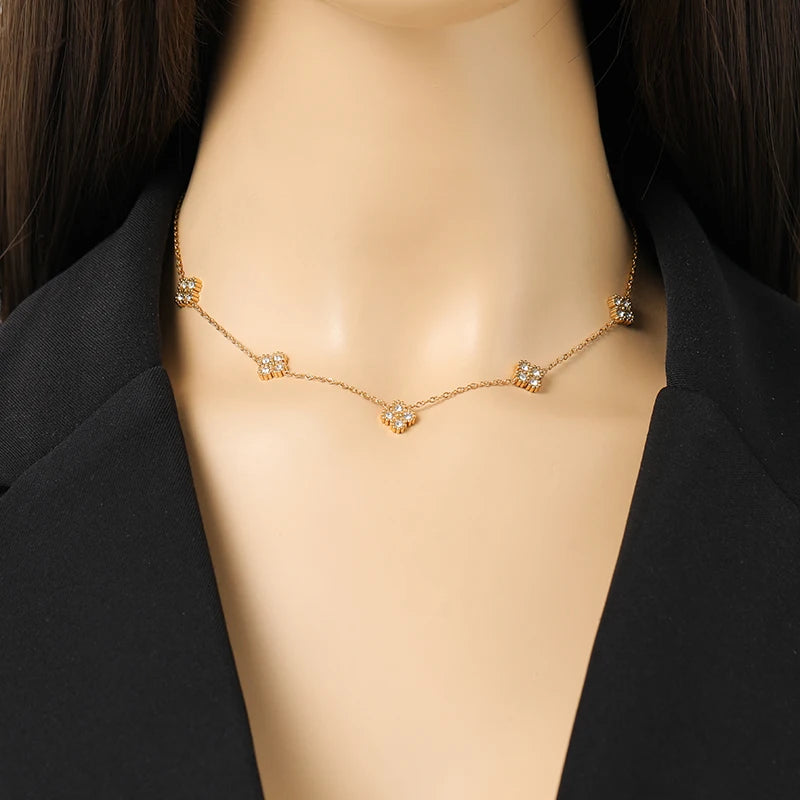 Collar Gargantilla con Colgantes de Trébol de 4 Hojas
