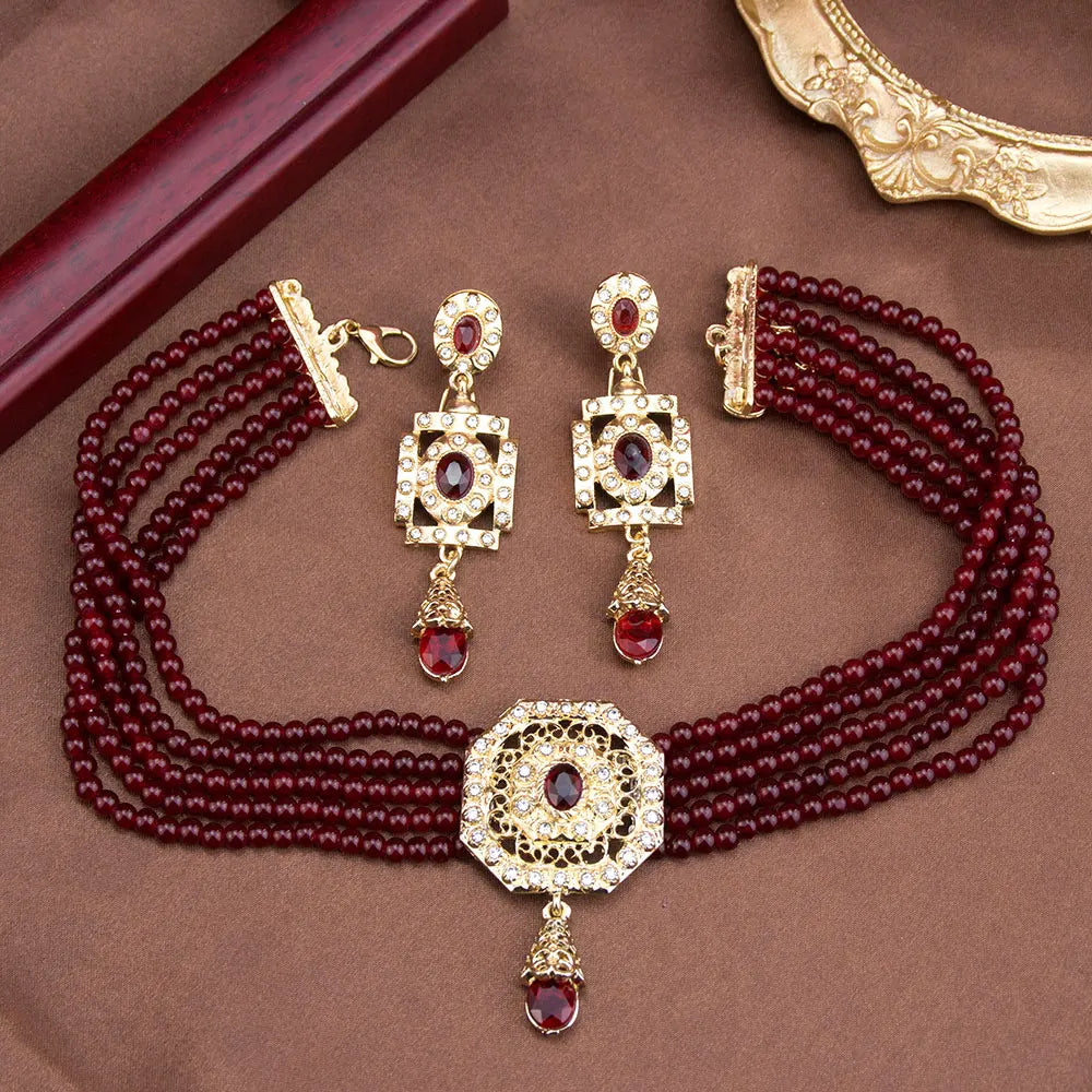 Collar choker de perlas con colgante y pendientes colgantes árabes rojos