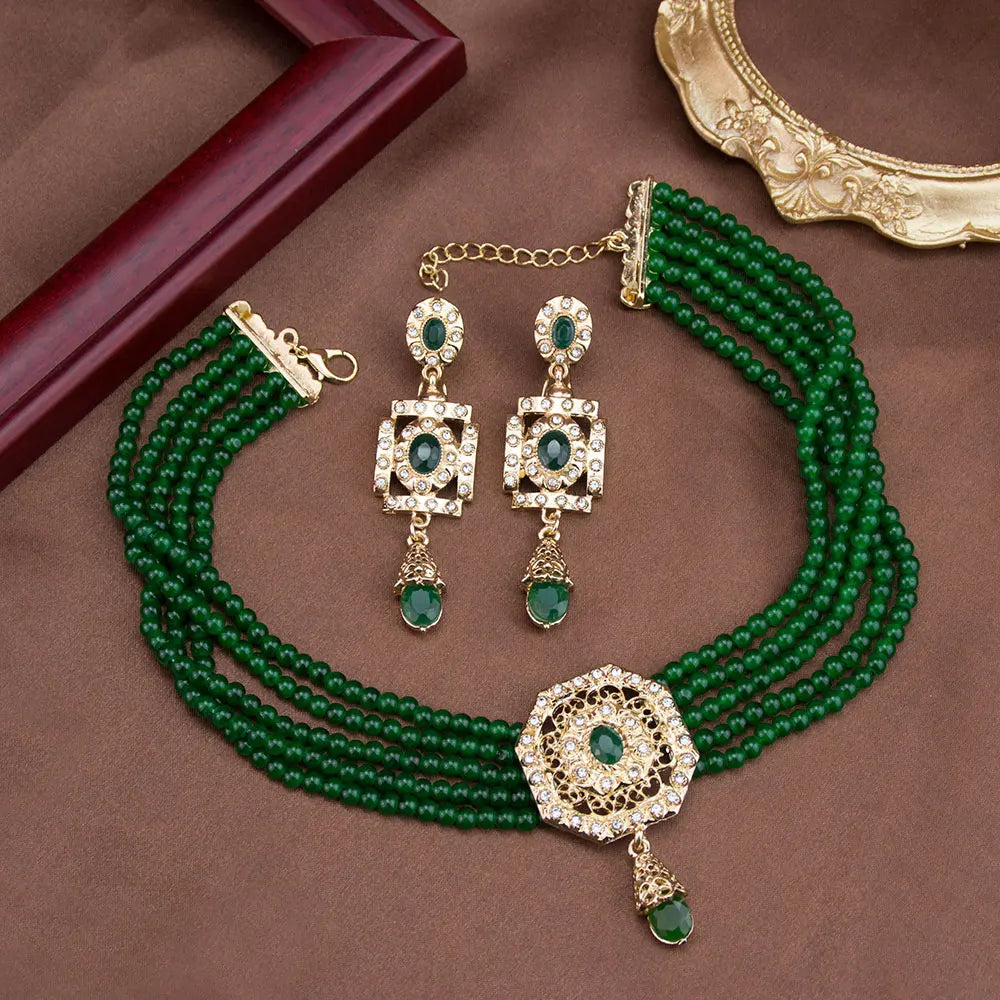 Collar choker de perlas con colgante y pendientes colgantes árabes verdes