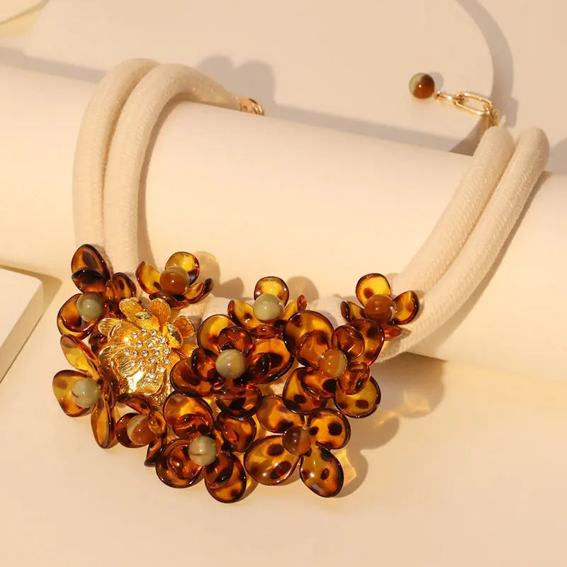 Collar Gargantilla Étnico con Bonito Colgante