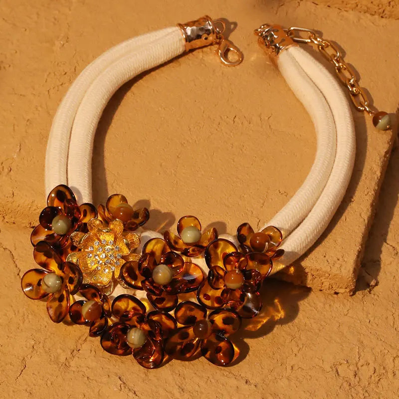 Collar Gargantilla Étnico con Bonito Colgante