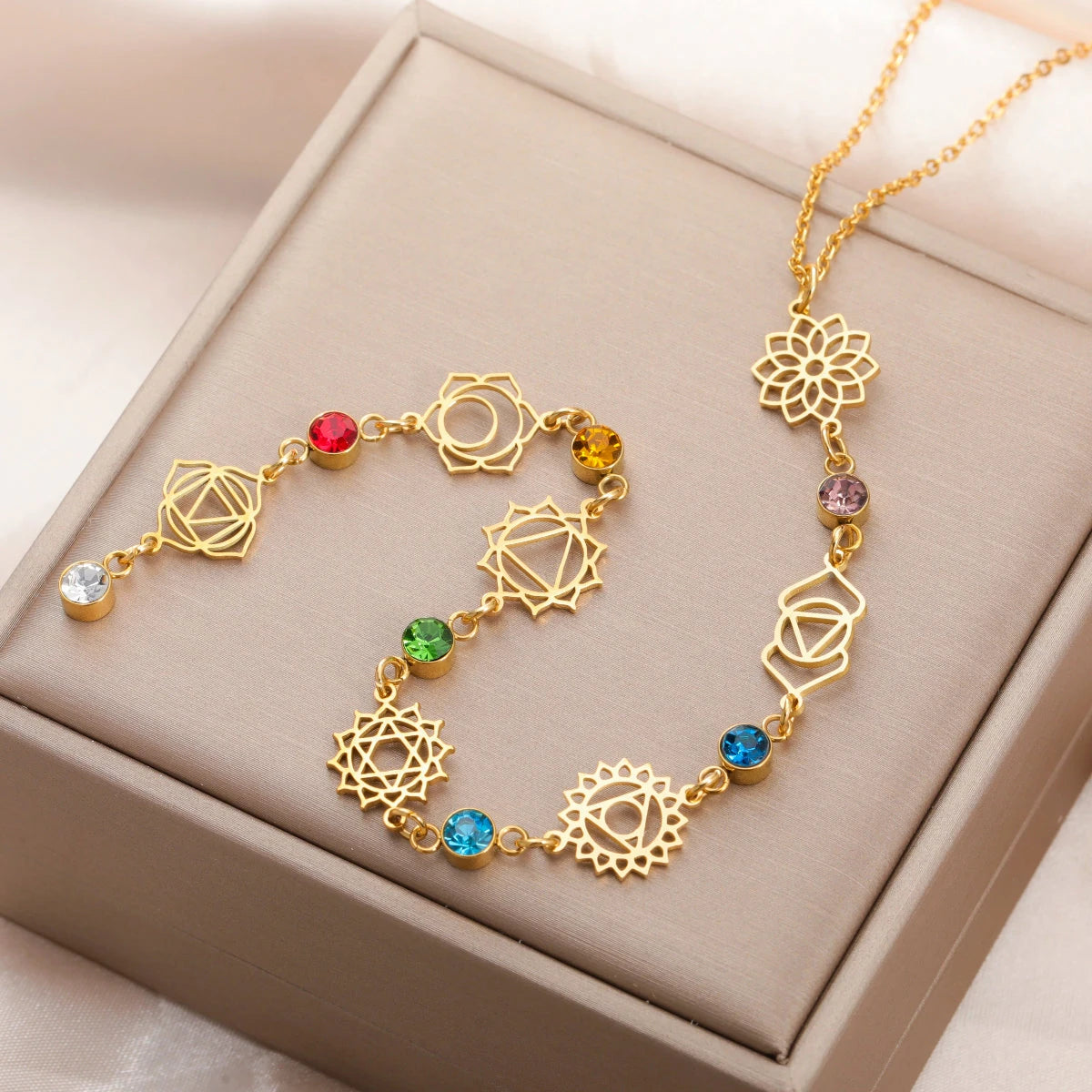 Collar Gargantilla con Colgante de Piedras de Circonio 7 Chakras oro