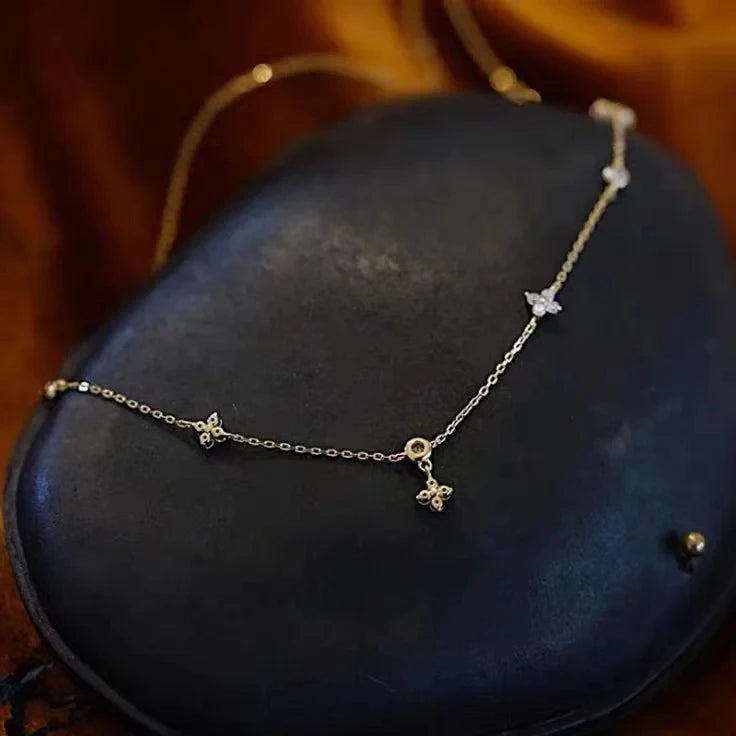 Collar Gargantilla Colgante Flor en Circonio plata