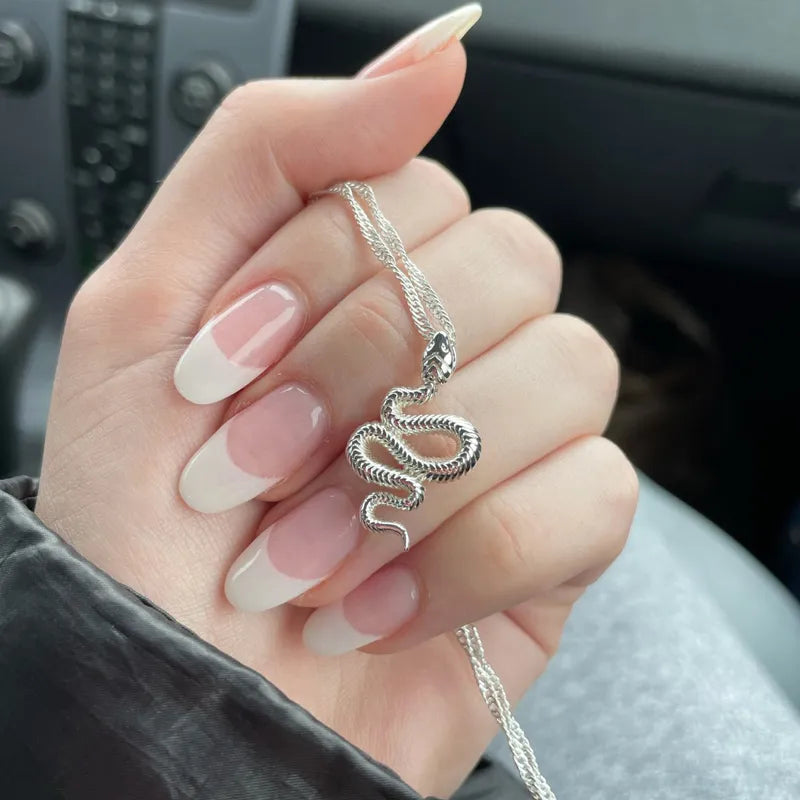 Collar Serpiente Colgante plata