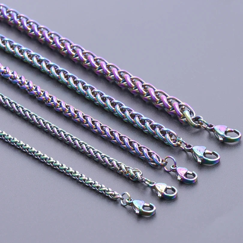 Collar retorcido con colgante arcoíris