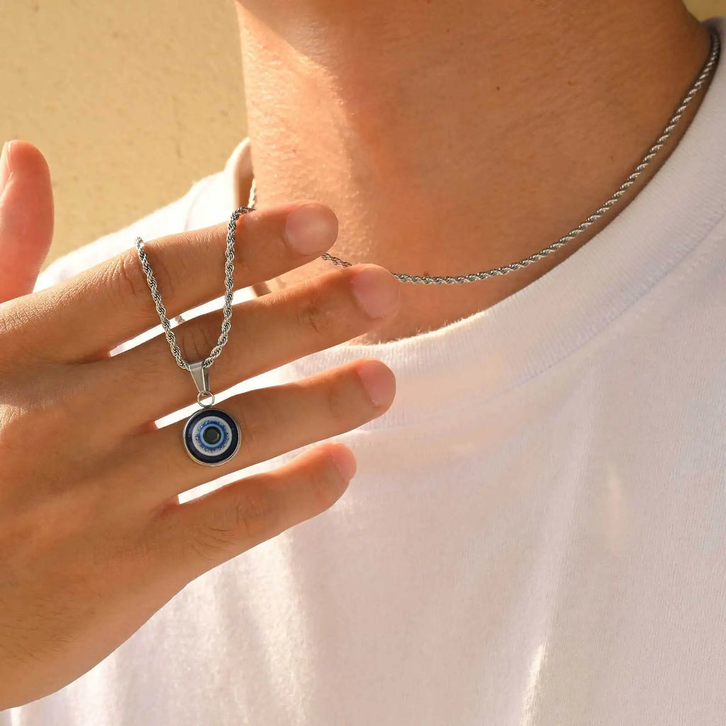 Collar retorcido con colgante ojo azul discreto plata