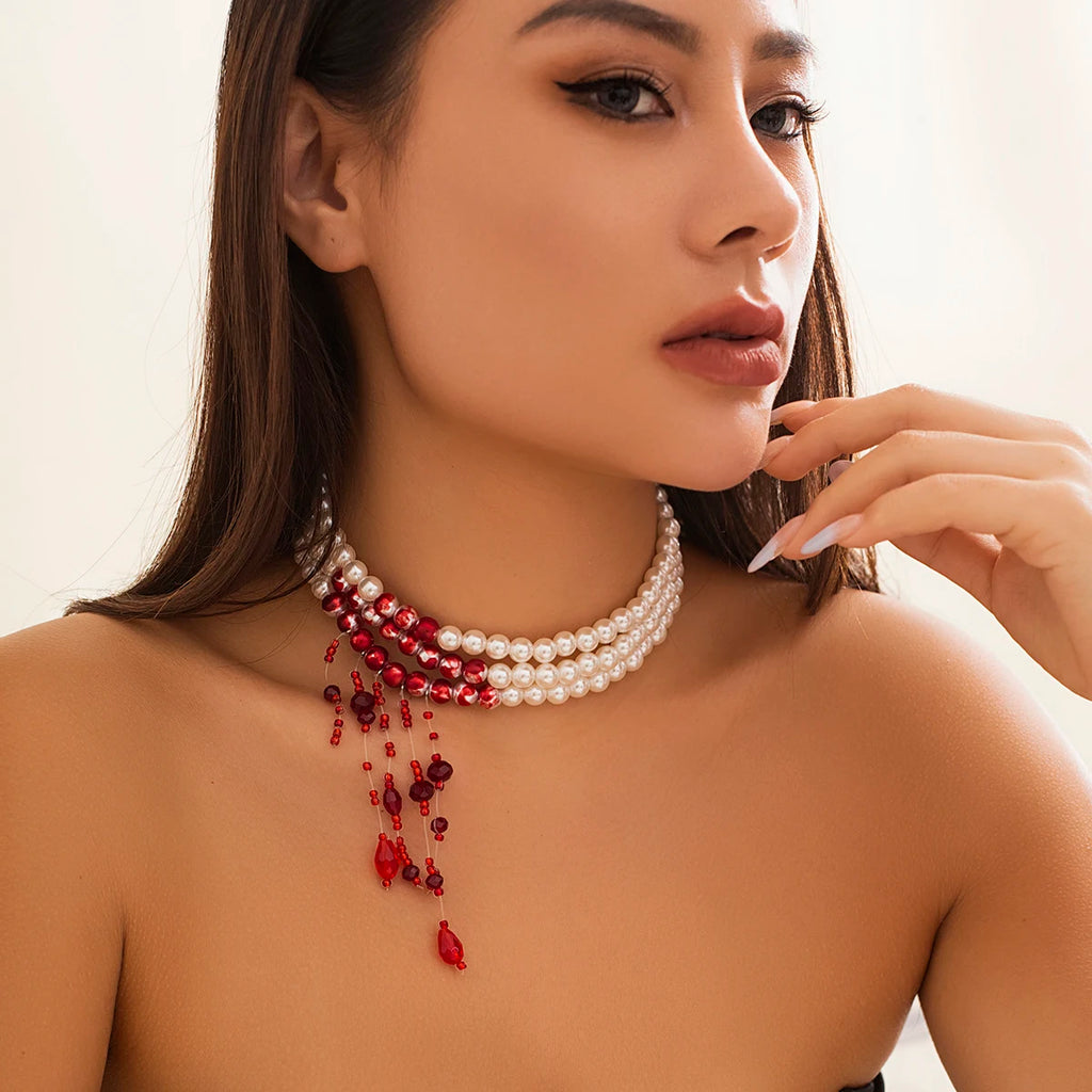 Collar de triple fila con colgante de perlas en cascada