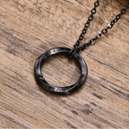 Collar Vikingo Colgante Rúnico Redondo negro