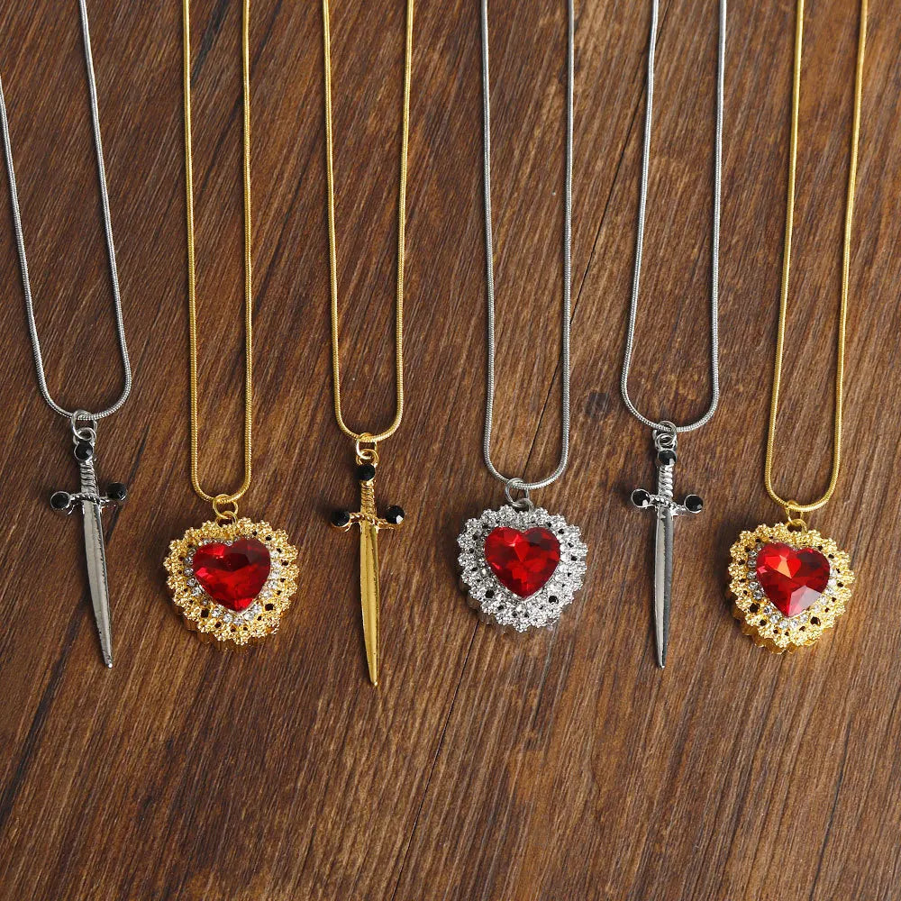 Collares para Parejas Colgante Corazón y Espada 4