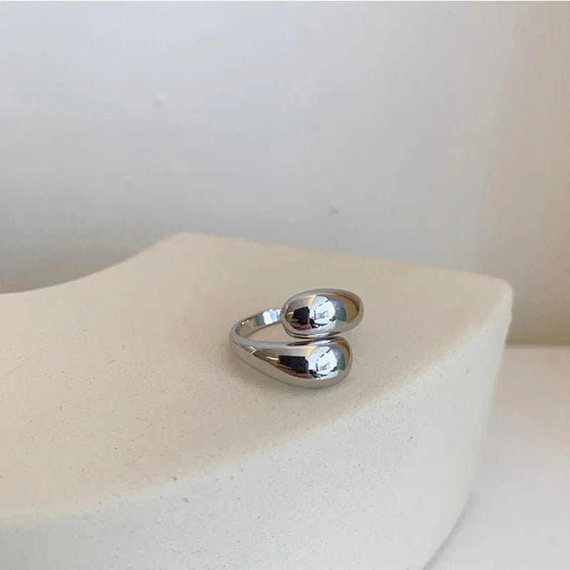 Anillo elegante gota de agua plata