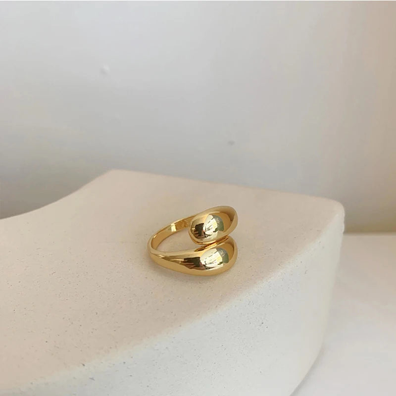Anillo elegante gota de agua oro