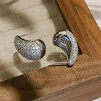 Elegantes Pendientes de Clavo Gota de Agua plata